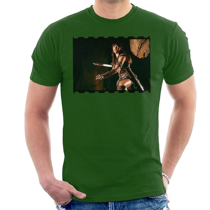 Xena Warrior Princess Fighting Men’s T-Shirt